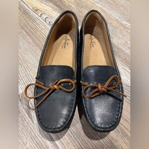 Clarks Leather Loafer with Bow Navy Blue 8.5